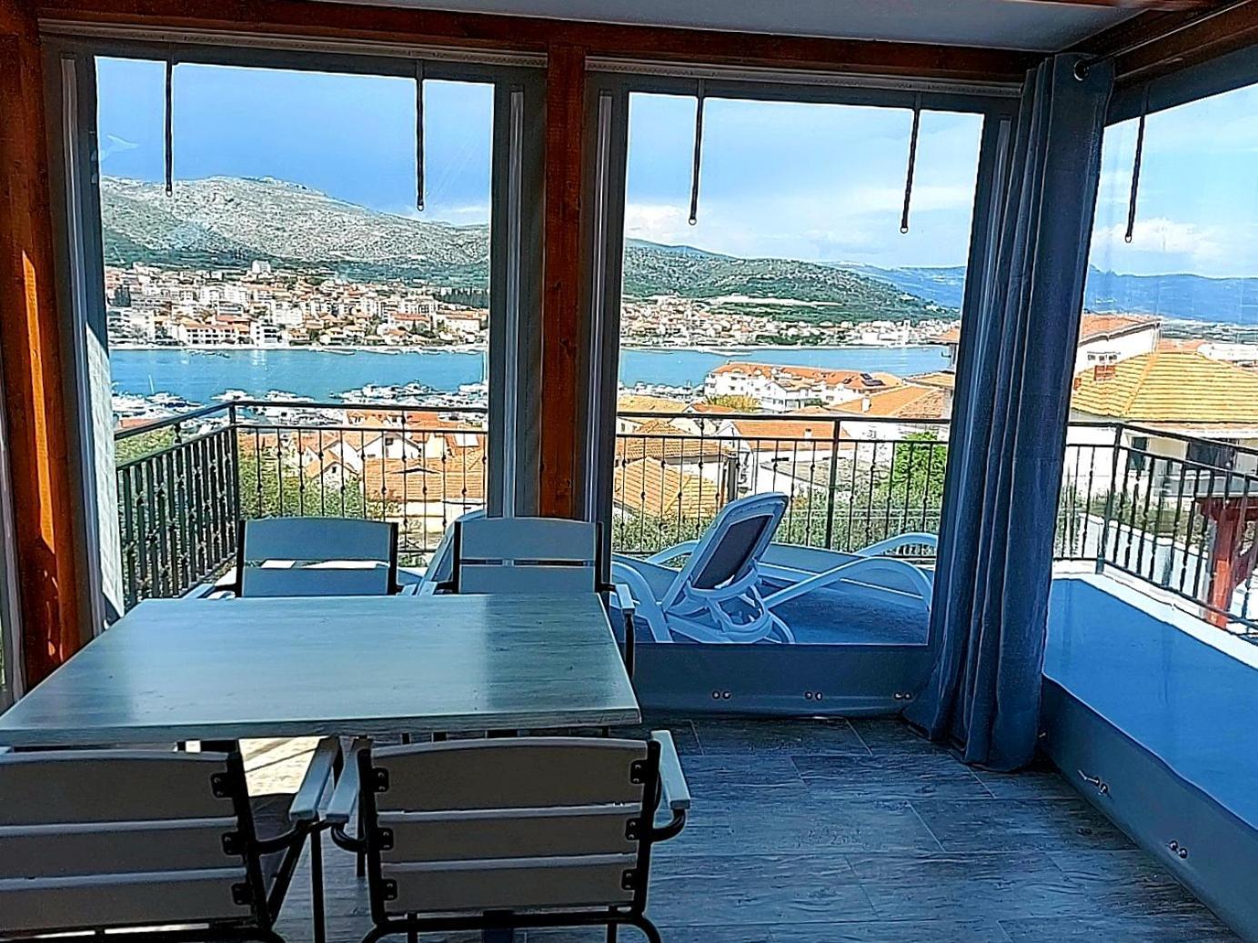 Apartmani Balan S Vanjskim Bazenom Trogir Exterior photo